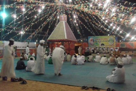 بالذِكْر والحلوى.. ساحات سودانية تحتفل بالمولد النبوي