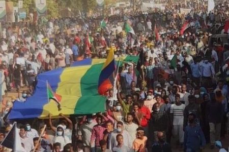 مليونية ١٩مايو الحاشدة تبهر العالم  مرة اخرى بتصميم الثورة  السودانية لاسقاط النظام