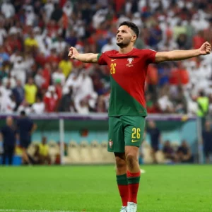 البرتغال تزيح سويسرا عن طريقها وتلحق بالمغرب إلى الدور ربع النهائي