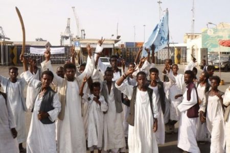 ترك يطالب السيسي بفتح الحدود مع الشرق بعد انفصاله عن السودان