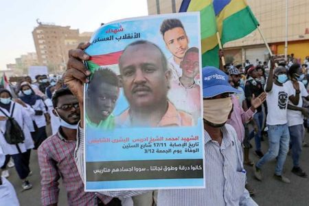 «القدس العربي»: فريق خبراء أجانب يعتزمون زيارة السودان لتشريح جثامين المتظاهرين والسلطات تماطل