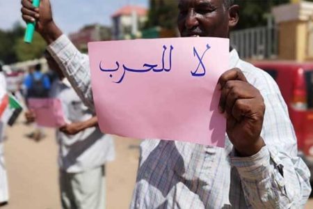 700 ألف نازح داخل السودان… وتظاهرات رافضة للحرب اليوم<br>