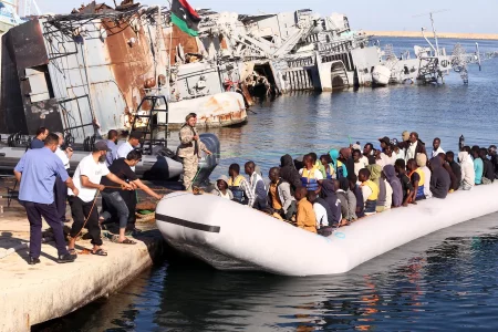 قالت ان قواتها تسيطر على الحدود مع السودان،”حملة اعتقالات وترحيل تعسفية في ليبيا مع تزايد خطاب الكراهية العنصري”