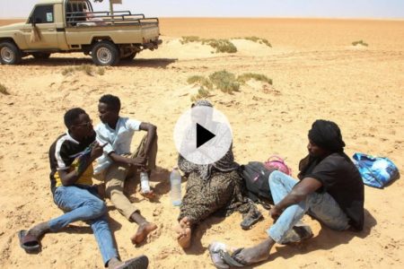 تفاؤل عمر… امرأة سودانية حامل طردت من تونس فتقطعت بها السبل في صحراء ليبيا