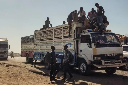 دعوات إلى تسليح المدنيين في ظل اتساع رقعة الحرب في البلاد