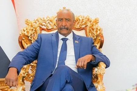 البرهان يبلغ رئيس “إيغاد” تجميد عضوية السودان في المنظمة