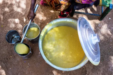 سودانيون فروا من جزيرة توتي الممزقة بسبب الحرب يتحدثون عن الجوع والمرض